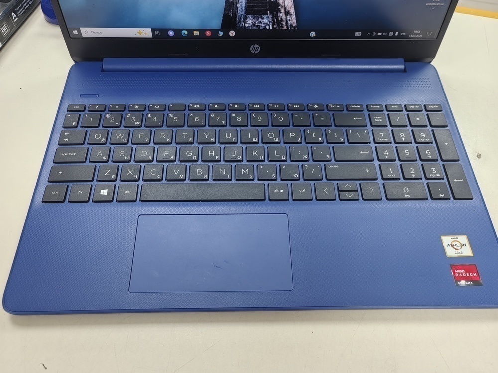 Ноутбук HP; Athlon 3150, HD Graphics, 4 Гб, 240 Гб, Нет