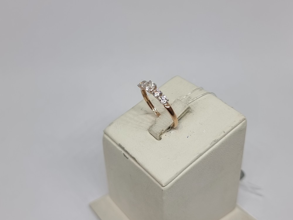 КОЛЬЦО С КАМНЯМИ (Au 585)