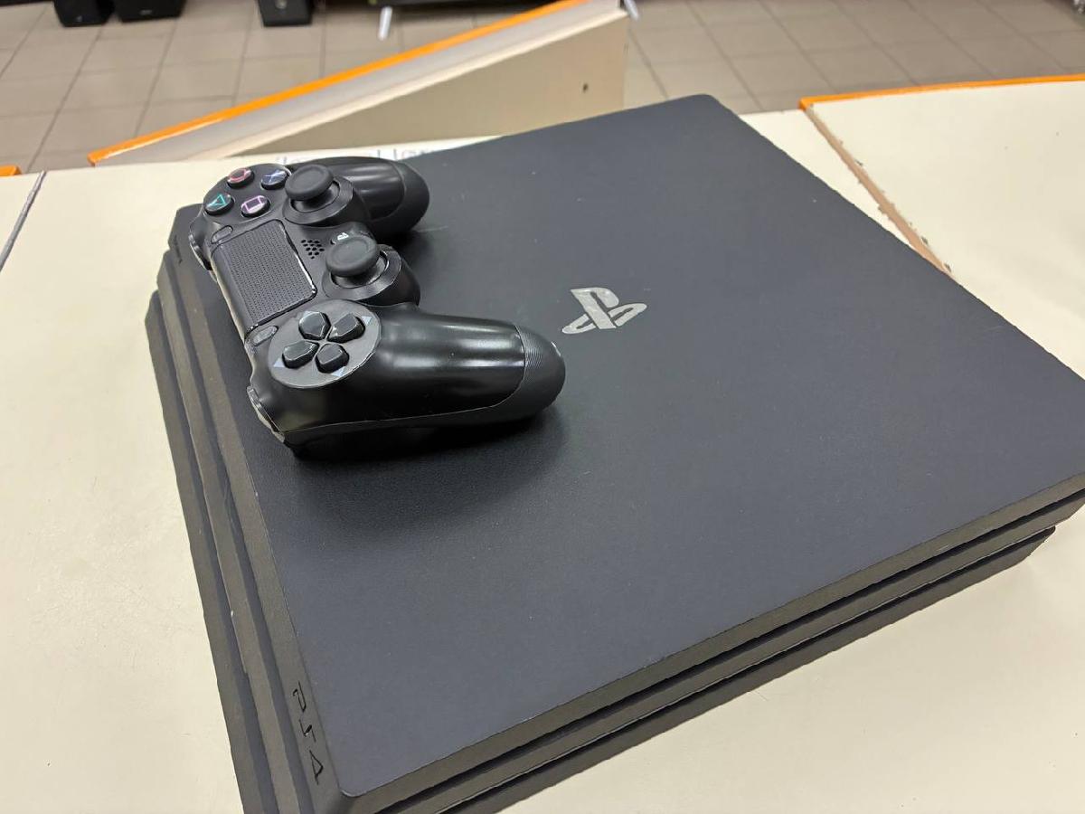 Игровая приставка PlayStation 4 Pro 1Tb
