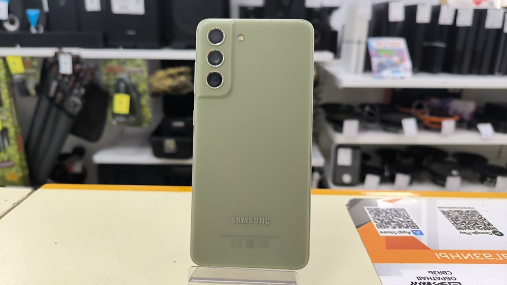 Смартфон Samsung Galaxy S21 FE 6/128
