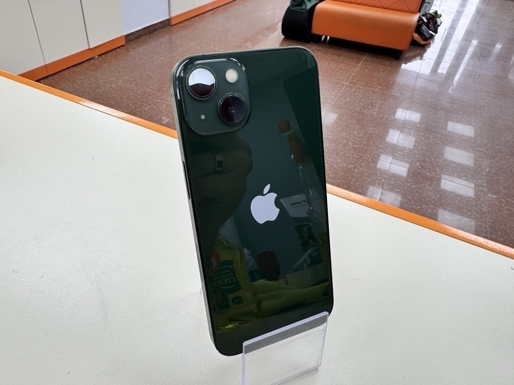 Смартфон Apple iPhone 13 128Gb