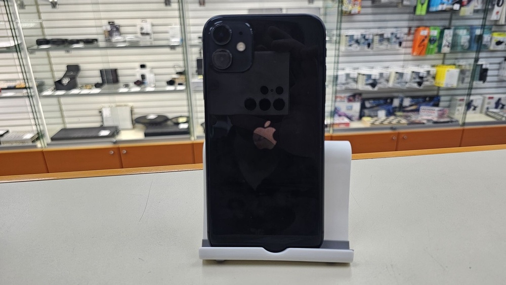 Смартфон Apple iPhone 11 64Gb