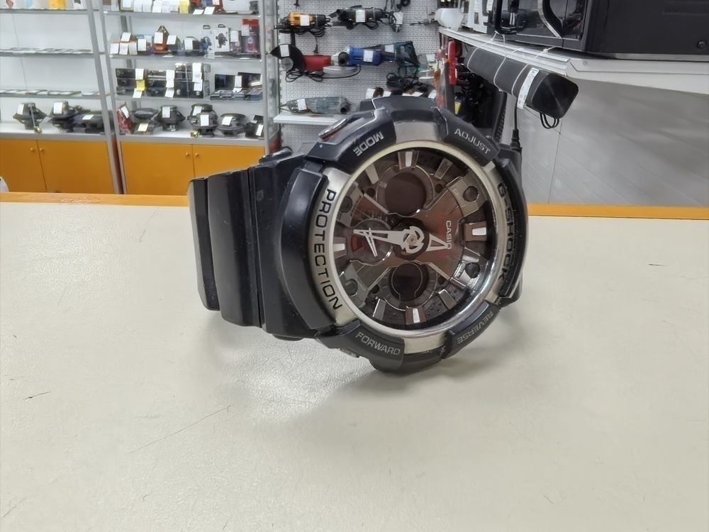 Часы наручные Casio G-Shock GA-200-1A;