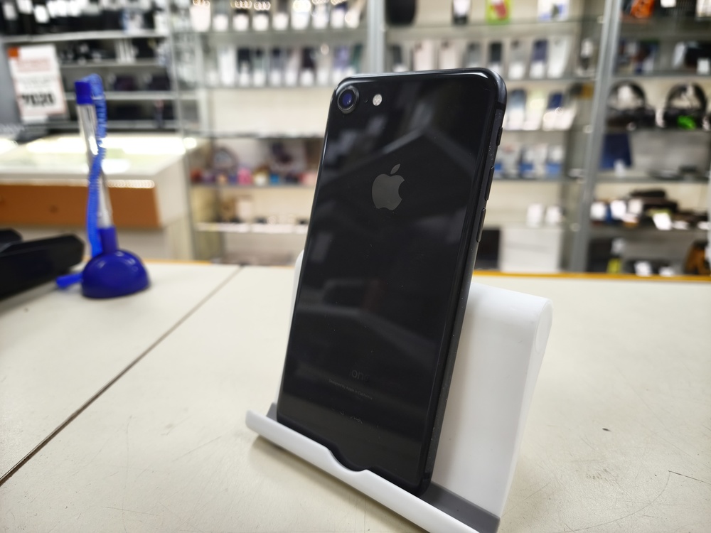 Смартфон Apple iPhone 8 64Gb