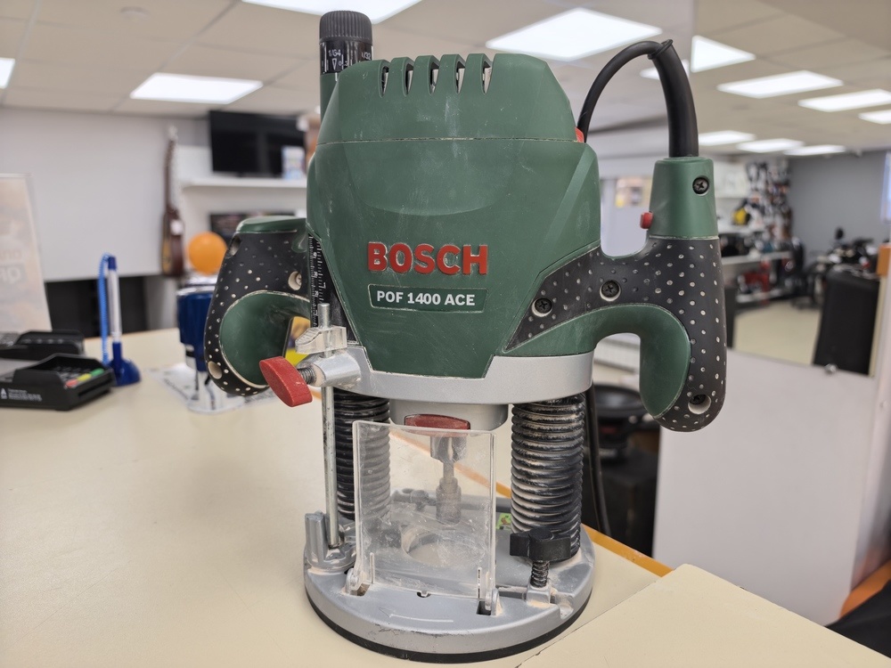 Фрезер Bosch POF 1400 ACE