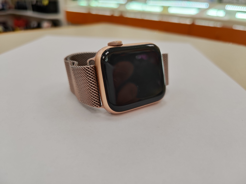 Смарт-часы Apple Watch Series 6 40mm