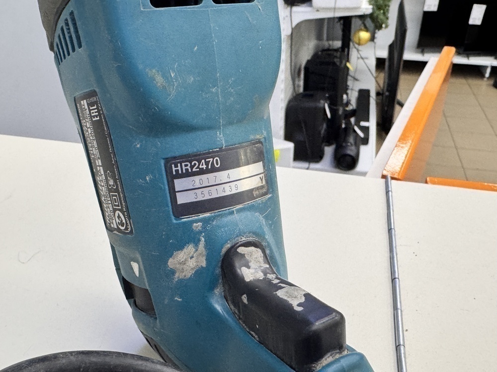 Перфоратор Makita HR2470