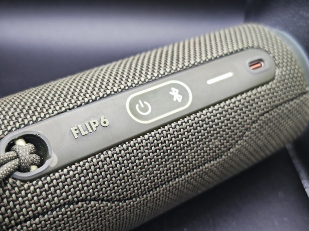 Портативная акустика JBL Flip 6;