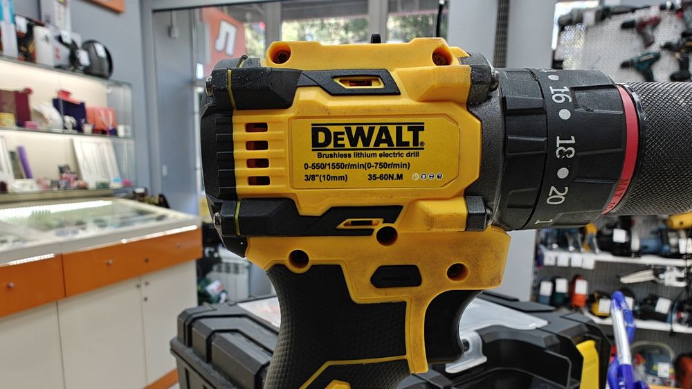 Шуруповерт Dewalt 48V