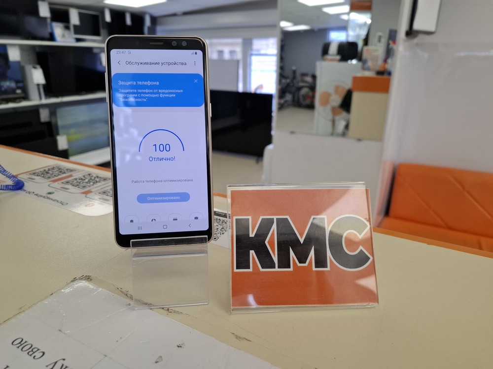 Смартфон Samsung Galaxy A8 2018 4/32