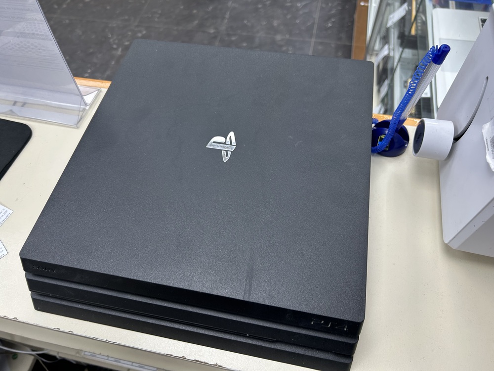 Игровая приставка PlayStation 4 Pro 1Tb