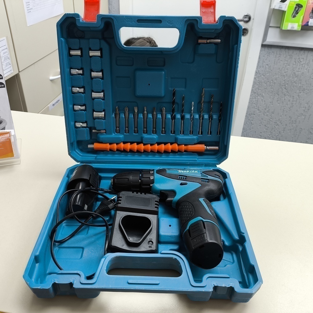 Шуруповерт Makita 123.