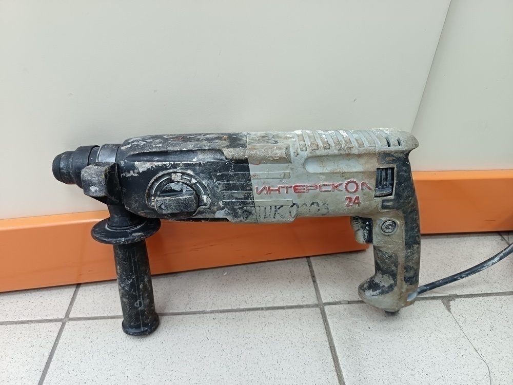 Перфоратор Интерскол П-20/550ЭР