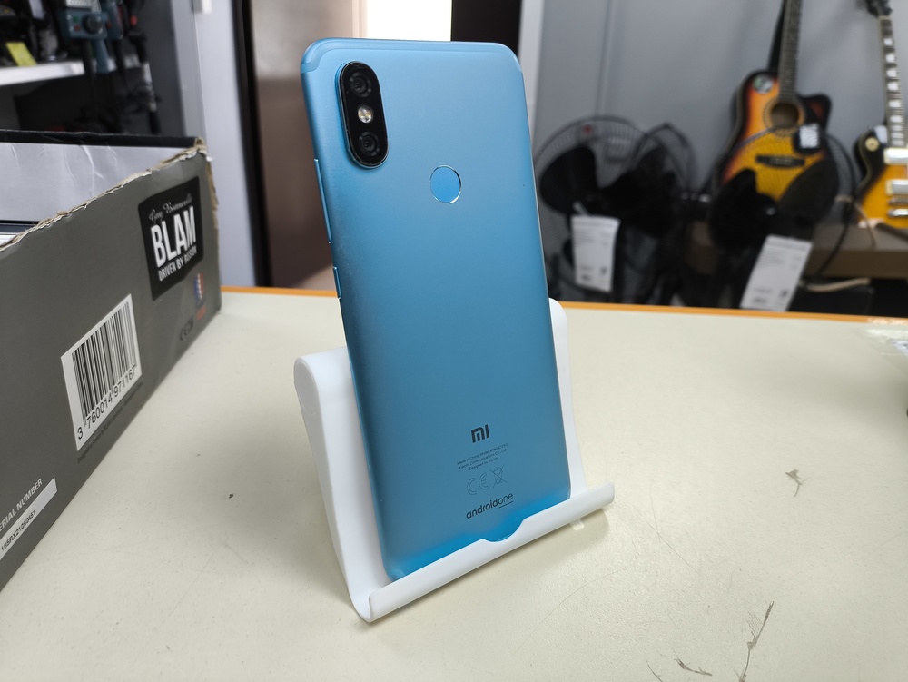Смартфон Xiaomi Mi A2 4/64