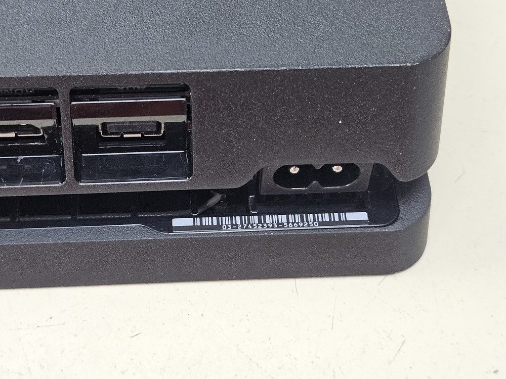 Игровая приставка PlayStation 4 Slim 1Tb Игровая приставка PlayStation 4 Slim 1Tb