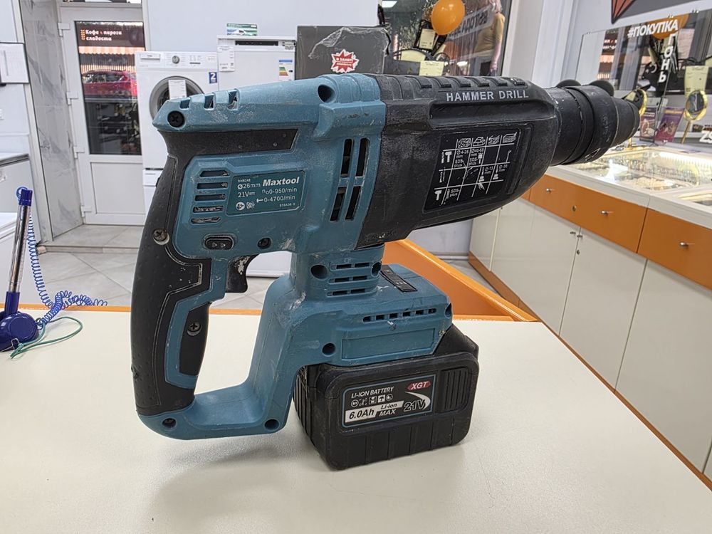 Перфоратор Makita DHR242