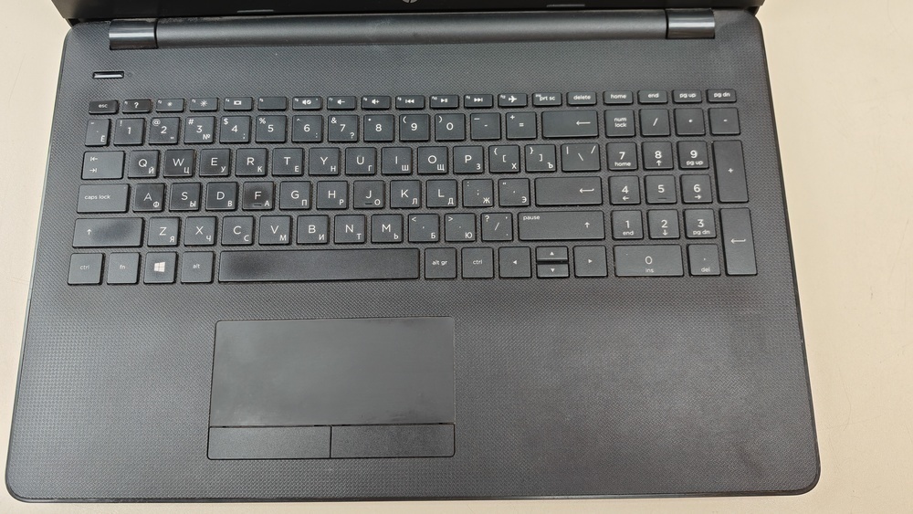 Ноутбук HP; Core i3-5005U, Intel HD Graphics 5500, 4 Гб, 500 Гб, Нет