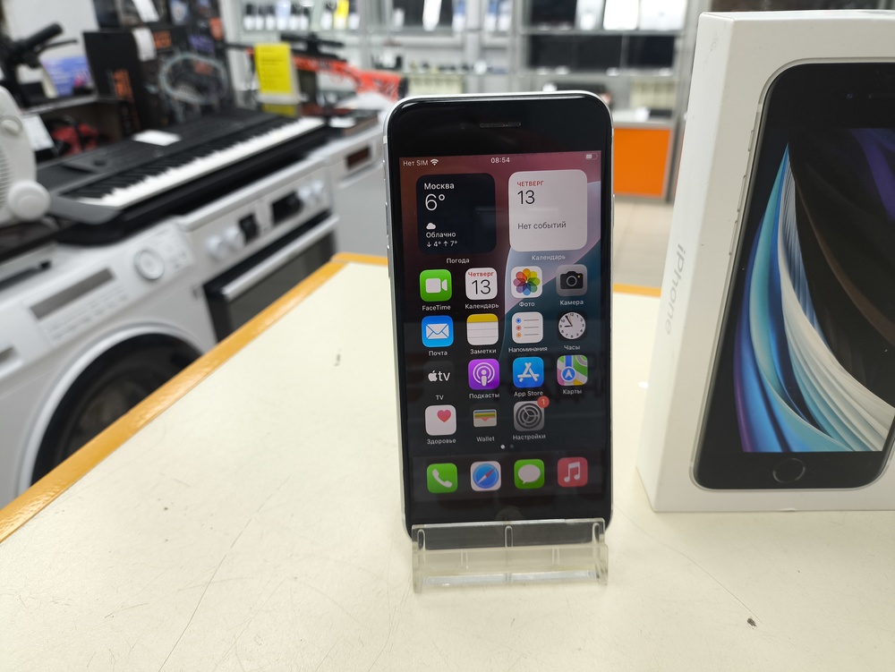 Смартфон Apple iPhone SE 2020 64Gb