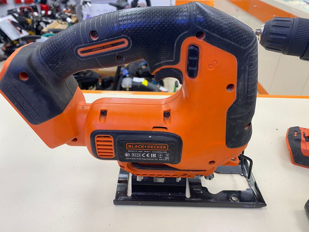 Лобзик Black & Decker BDCJS 18