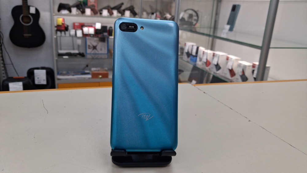 Смартфон Itel A25