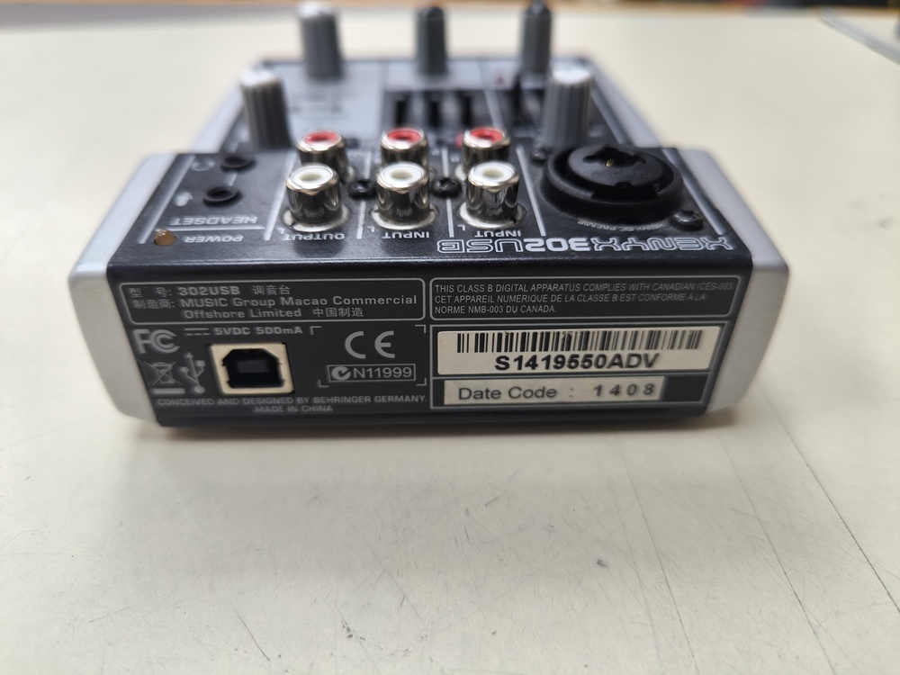 Микшерный пульт Xenyx 302USB