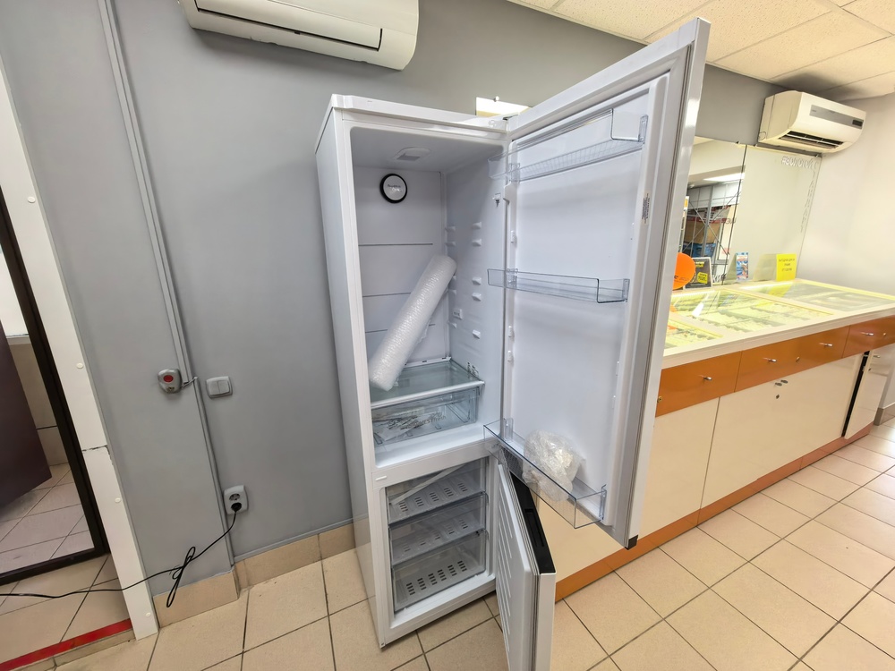 Холодильник Beko B3R0CNK312HW