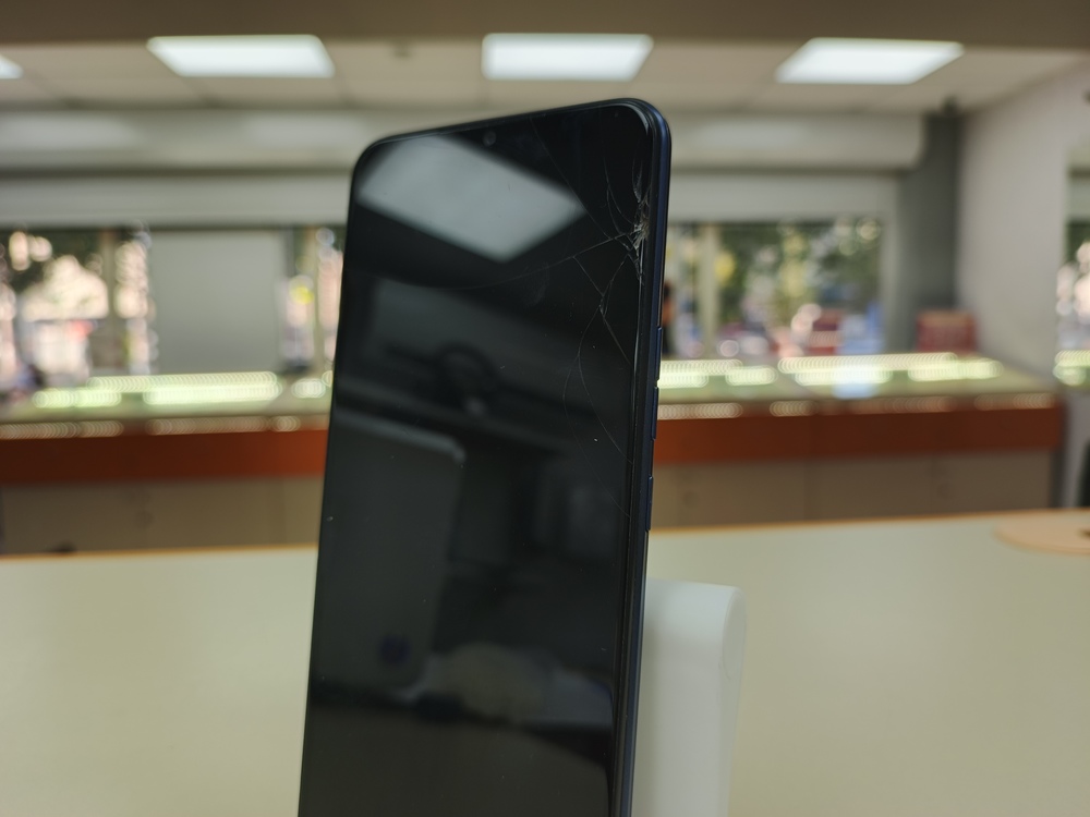 Смартфон Tecno Spark 8C 4/64