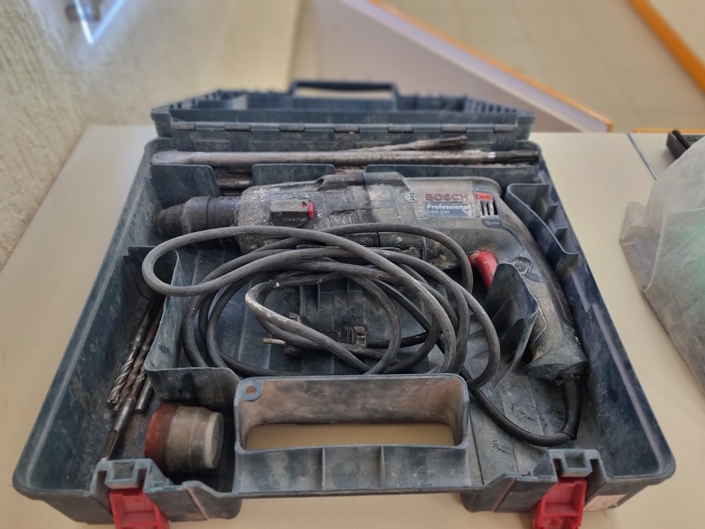 Перфоратор Bosch GBH 240