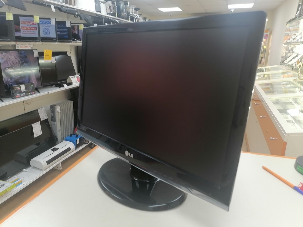Монитор LG W2253