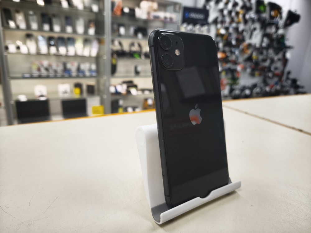 Смартфон Apple iPhone 11 64Gb