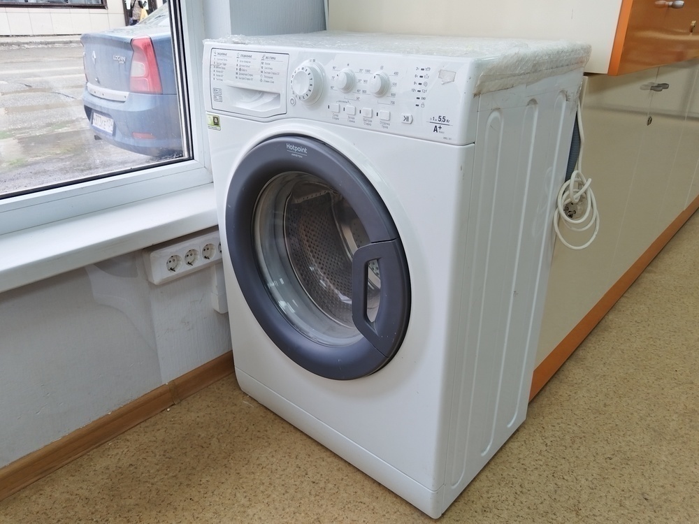 Стиральная машина Ariston WMSL 501