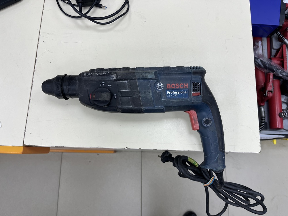 Перфоратор Bosch GBH 240