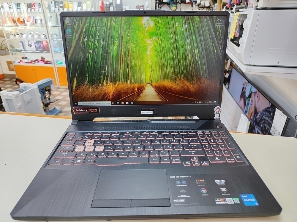 Ноутбук ASUS;  Core I5-11400H, GeForce RTX 3050, 8 Гб, 500 Гб, Нет