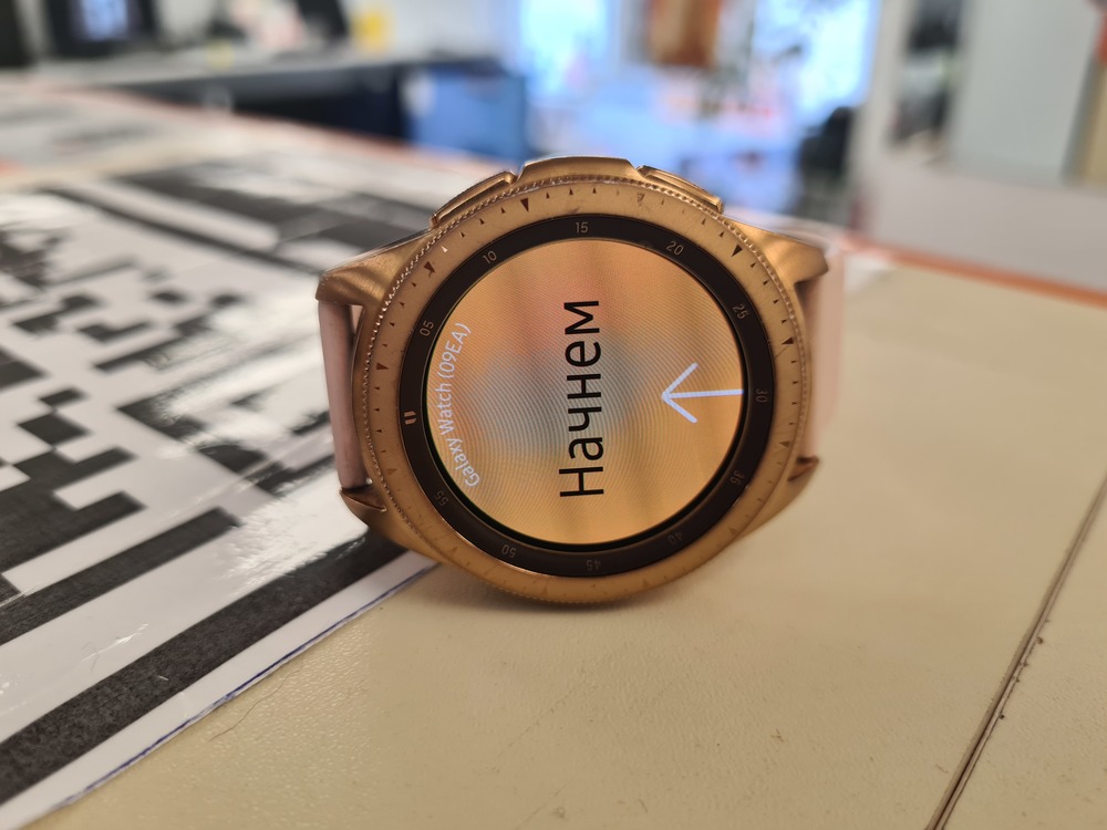 Смарт-часы Samsung Galaxy Watch 42mm