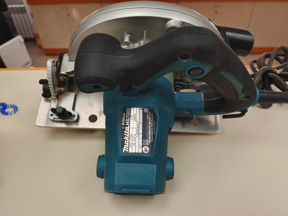 Дисковая пила Makita HS7600;