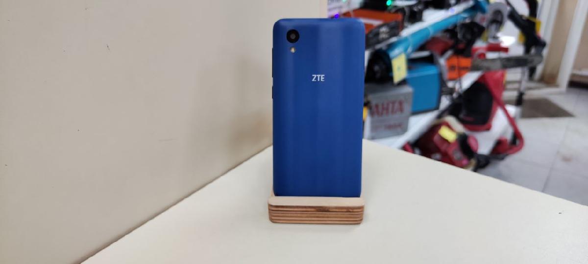 Смартфон ZTE Blade L8