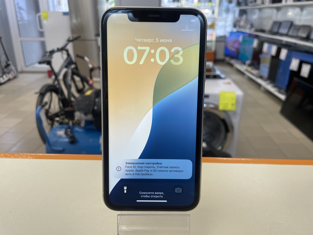 Смартфон Apple iPhone 11 64Gb