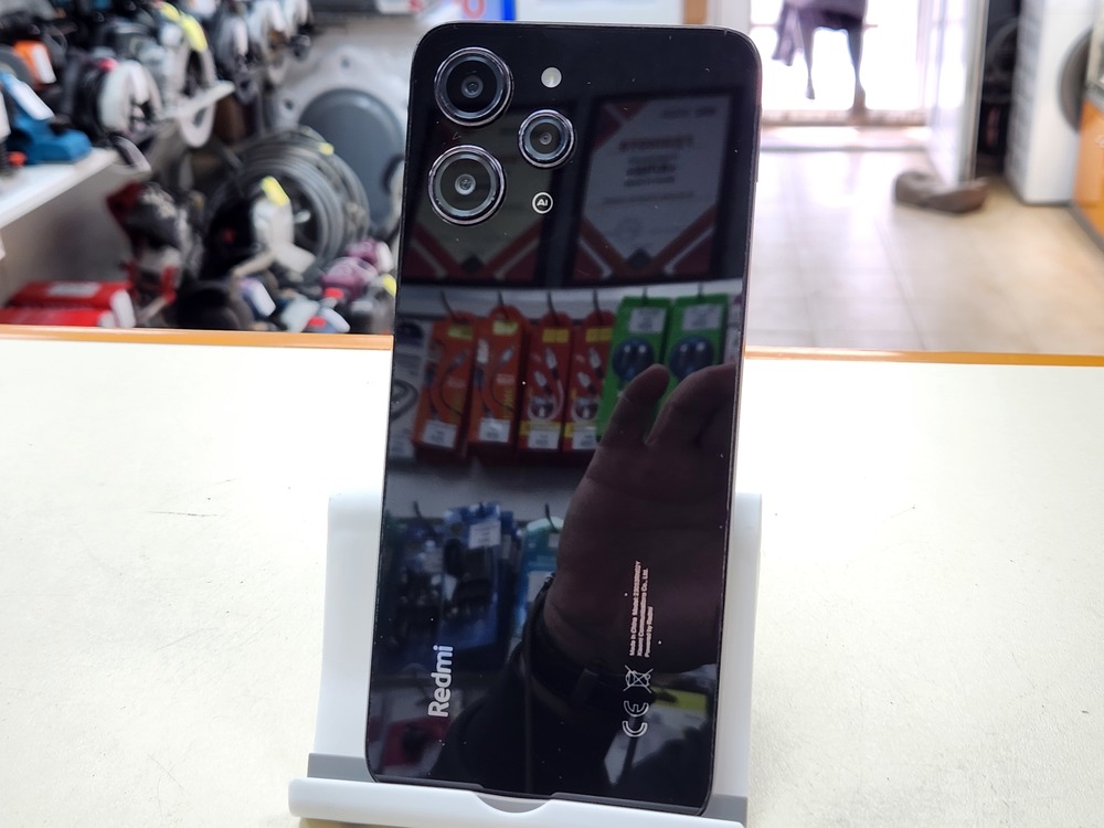 Смартфон Xiaomi Redmi 12 4/128