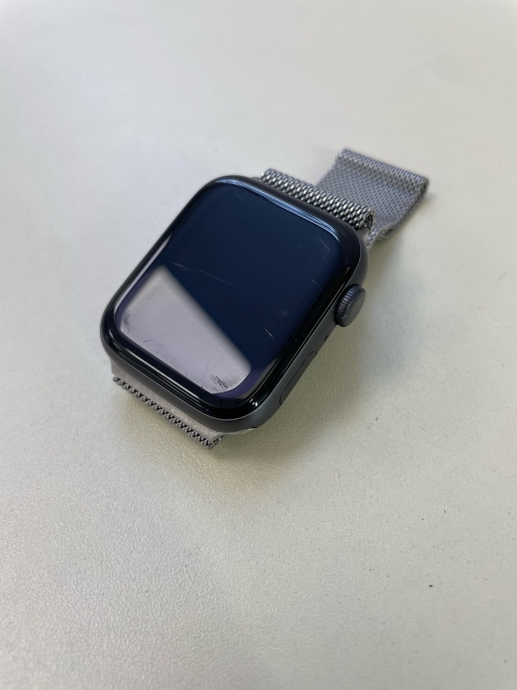 Смарт-часы Apple Watch Series 6 44 мм