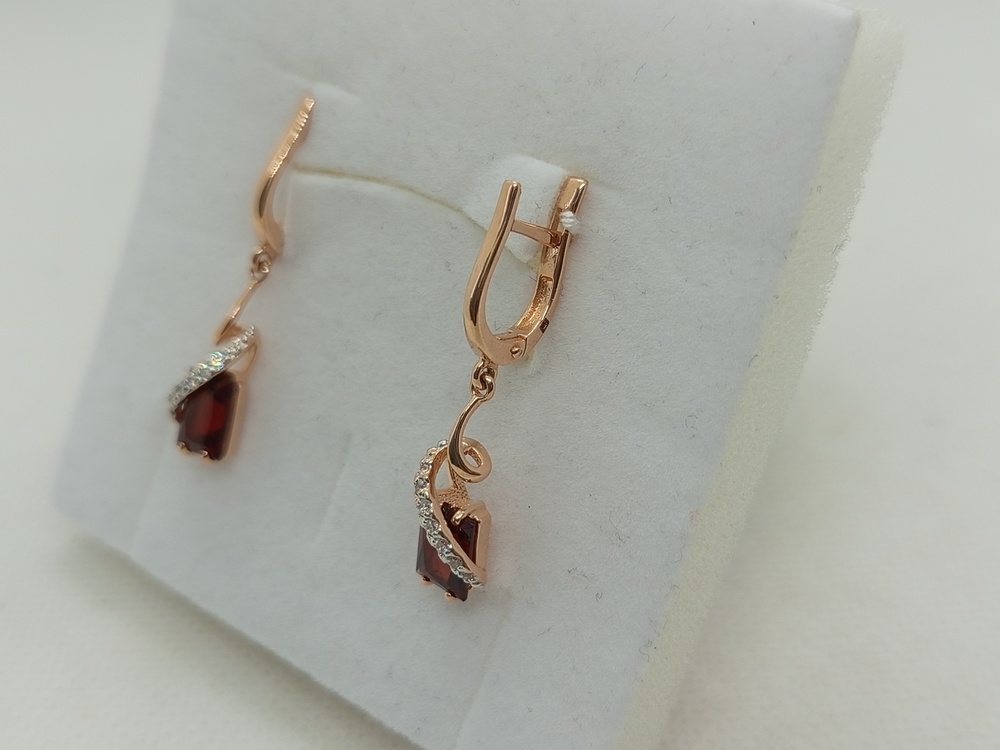 СКМИ585 СЕРЬГИ С КАМНЯМИ (Au 585)