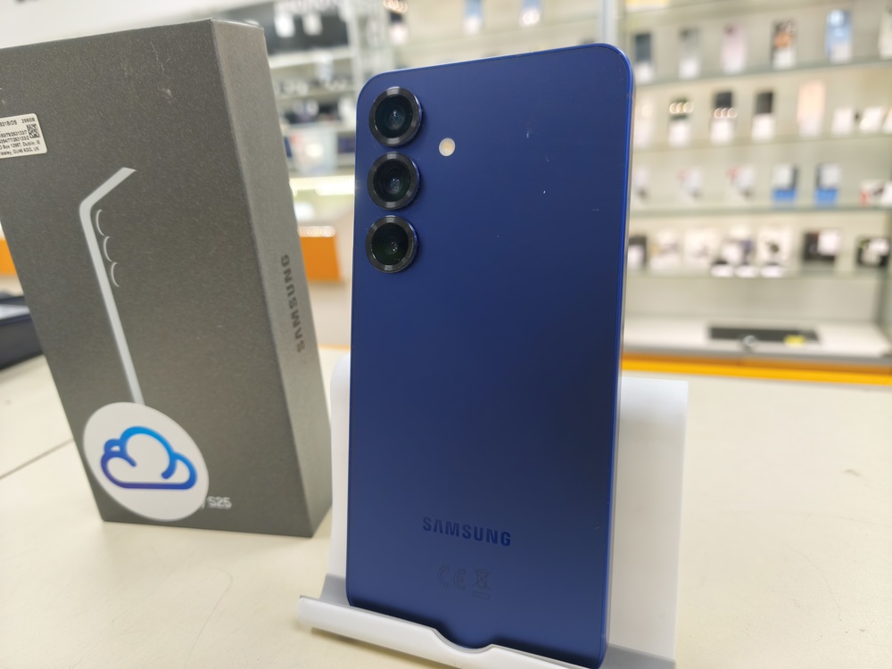 Смартфон Samsung Galaxy S25 12/256