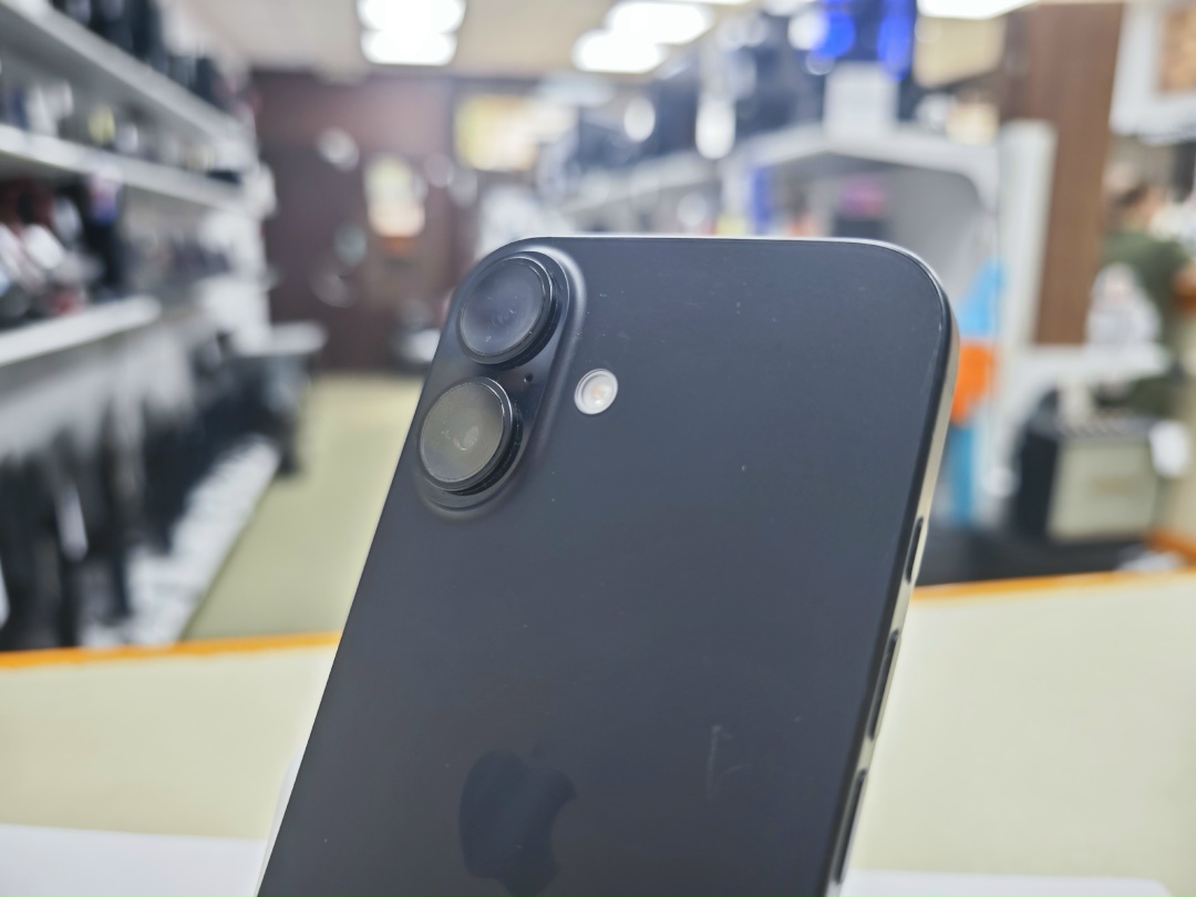 Смартфон Apple Iphone 16 128Gb