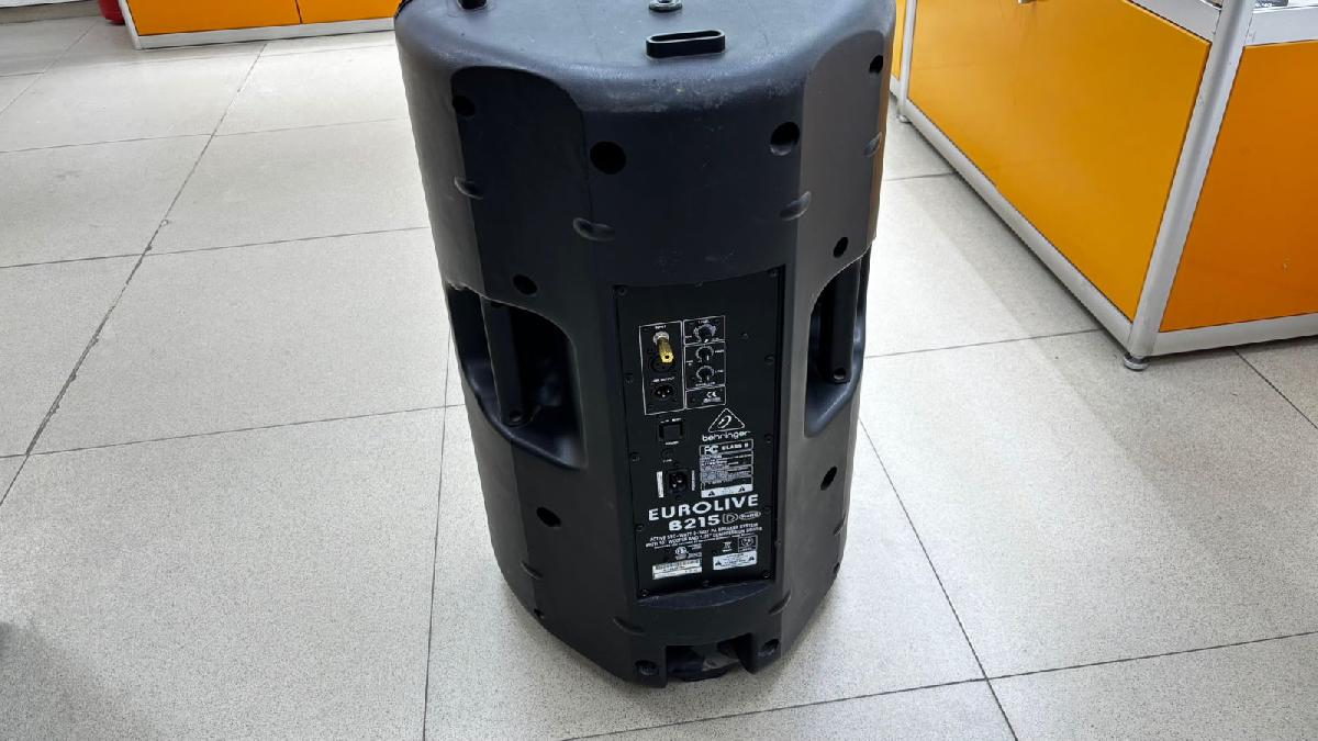 Акустическая система Behringer B215D