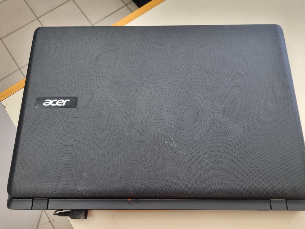 Ноутбук Acer es1-732; Pentium N4200, HD Graphics, 4 Гб, 500 Гб