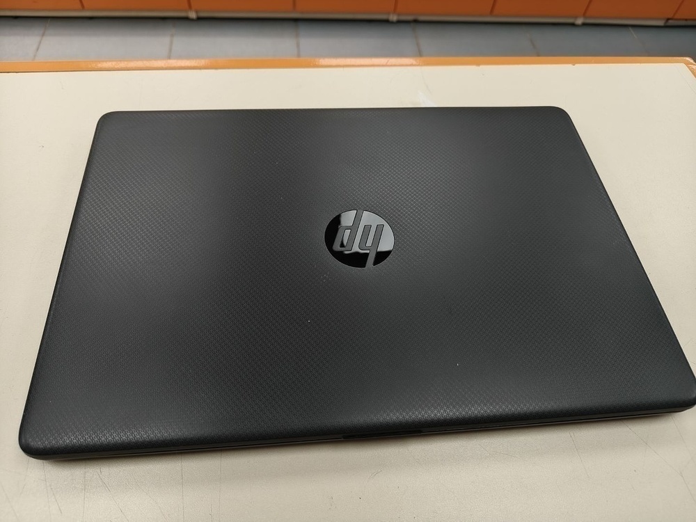 Ноутбук HP 250 g8; Core i5-1035G1, Intel UHD Graphics, 8 Гб, 240 Гб, Нет