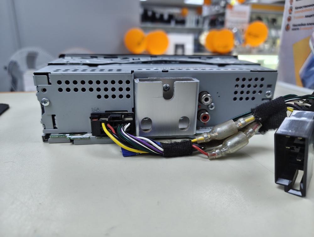 Автомагнитола Pioneer MVH-S100UBW