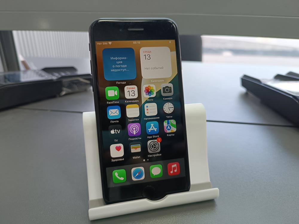 Смартфон Apple iPhone SE 2020 64Gb