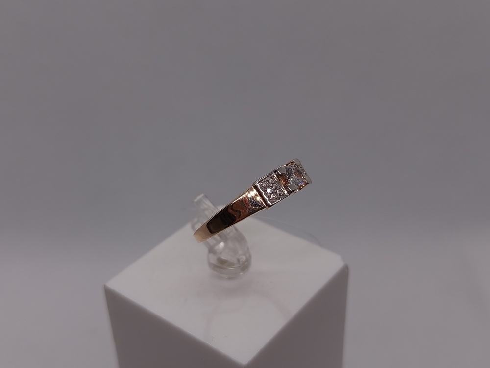 КОЛЬЦО С КАМНЯМИ (Au 585)