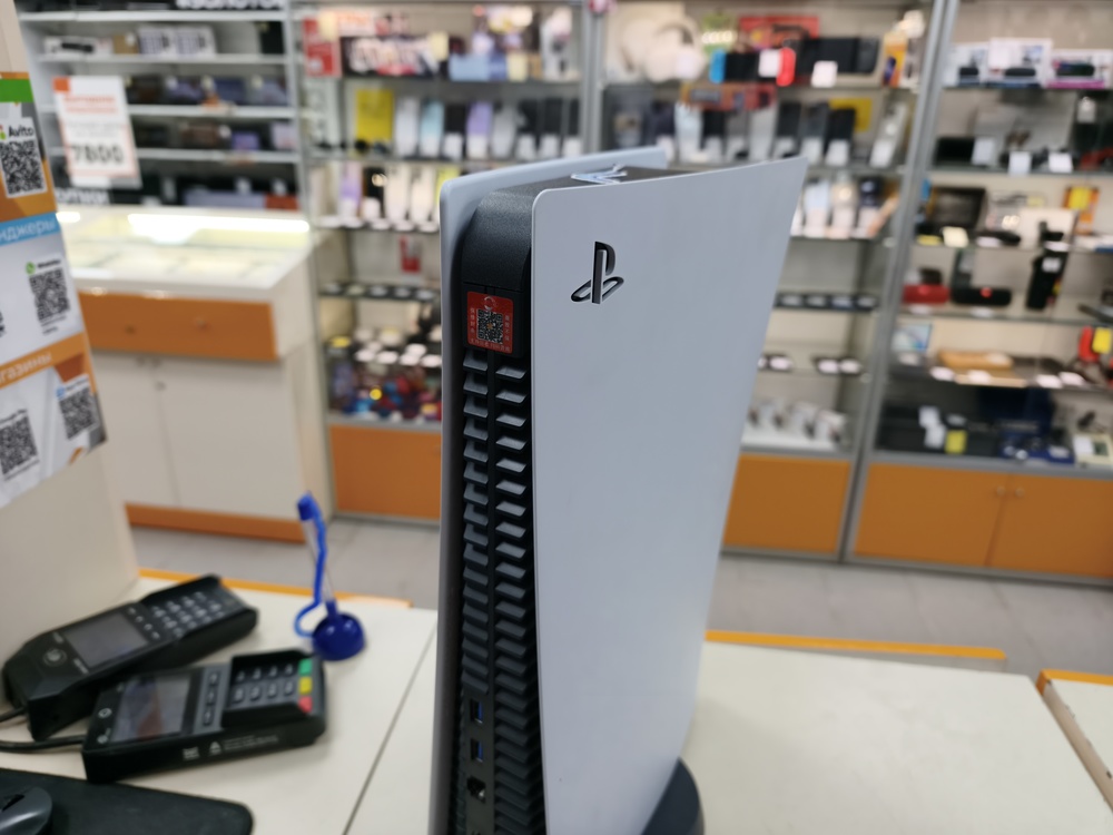 Игровая приставка PlayStation 5 825Gb (С дисководом)