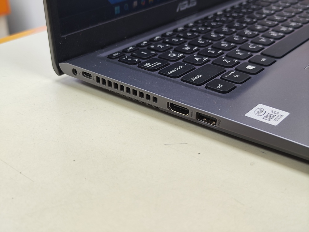 Ноутбук ASUS; Core i5-1035G1, Radeon Graphics, 4 Гб, 240 Гб, Нет